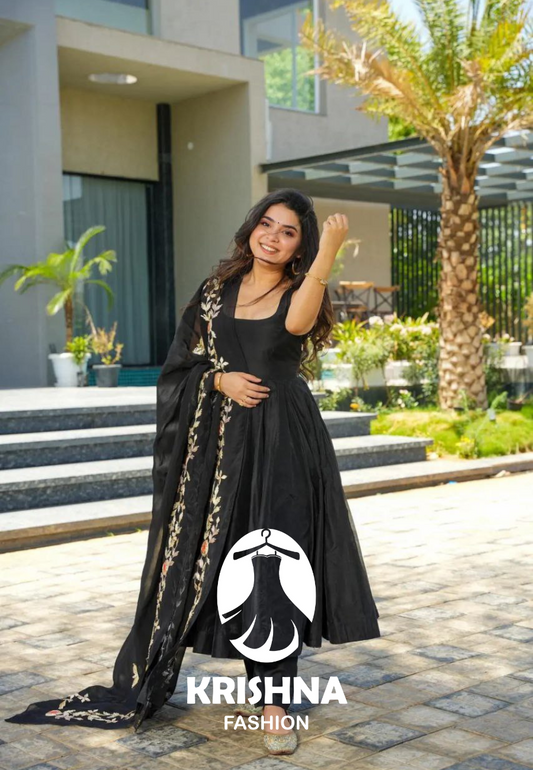 MASLIN FULL FLAIR WITH CANVAS PATTA DUPATTA SET READY TO WEAR KF-137