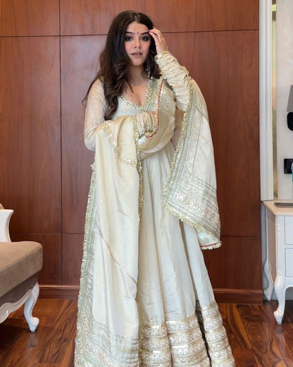 Krishna  OFF WHITE COLOUR TRENDING ANARKALI SUIT SET